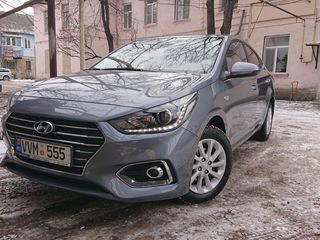 Hyundai Accent foto 1