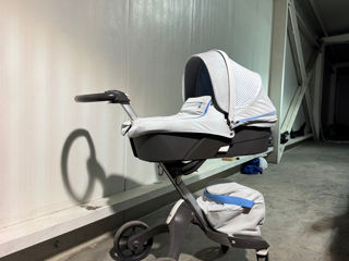 Se vinde carucior Stokke Xplory V5 Limited Edition