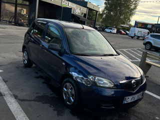 Mazda 2 foto 3