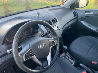 Hyundai Accent foto 5