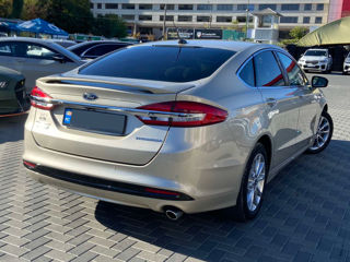 Ford Fusion foto 3