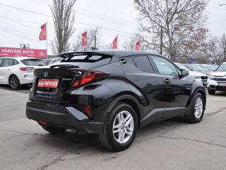 Toyota C-HR foto 4