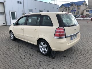 Opel Zafira foto 4