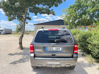 Ford Escape foto 4