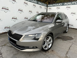 Skoda Superb foto 2