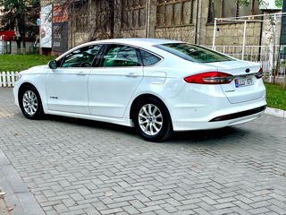 Ford Fusion foto 2