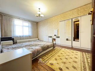 Apartament cu 3 camere, 77 m², Centru, Chișinău foto 2