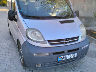 Opel Vivaro foto 1