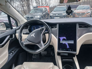 Tesla Model X foto 8