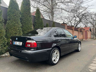 BMW 5 Series foto 3