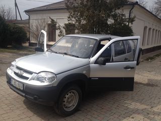 Chevrolet Niva foto 1