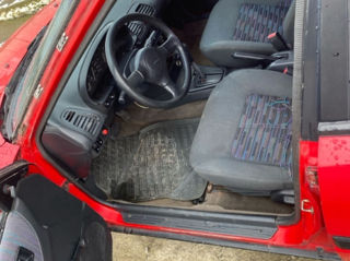 Mazda 323 фото 4