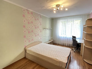 Apartament cu 4 camere, 130 m², Centru, Chișinău foto 8