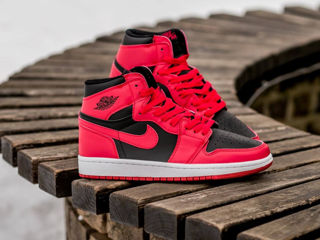 Nike Air Jordan 1 Retro High Red