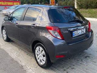 Toyota Yaris foto 4