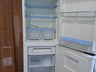 Vănd frigider Indesit în stare ideală