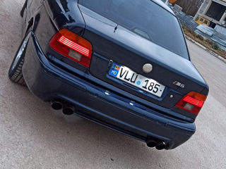 BMW 5 Series foto 3