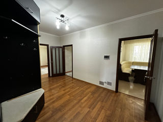 Apartament cu 2 camere, 76 m², Râșcani, Chișinău foto 3