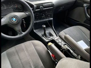 BMW 5 Series Touring foto 2