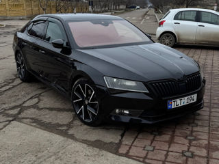 Skoda Superb foto 2