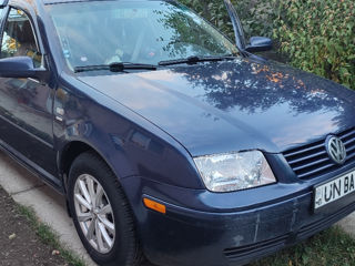 Volkswagen Jetta foto 4