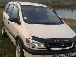 Opel Zafira foto 2