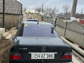 Mercedes E-Class foto 2