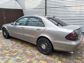 Mercedes E-Class foto 3