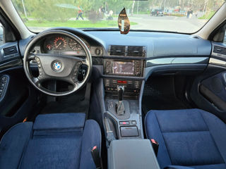 BMW 5 Series foto 8