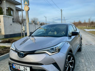 Toyota C-HR foto 1