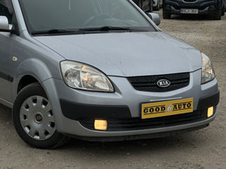 KIA Rio foto 2