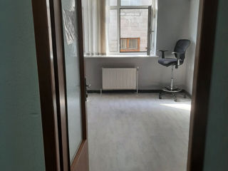 Oficii în chirie! Centru! 17 - 100m2! 10 euro/m2 + comunale! foto 16