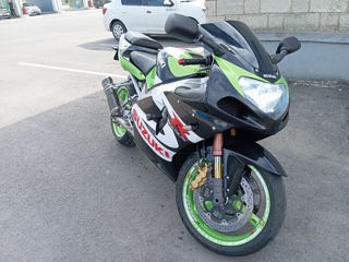 Suzuki GSr 1000 foto 6