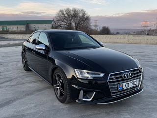 Audi S4 foto 8