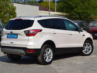 Ford Kuga foto 2