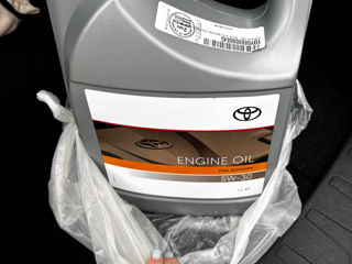 Vând ulei original Toyota 5W30 – 5L фото 1