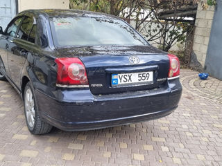 Toyota Avensis foto 9