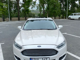 Ford Fusion foto 2