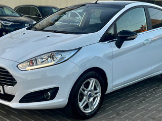 Ford Fiesta foto 5