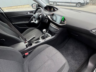 Peugeot 308 foto 8