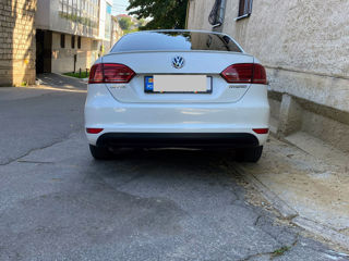 Volkswagen Jetta foto 2