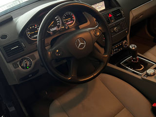 Mercedes C-Class foto 8