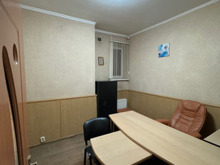 Centru, dau in chirie oficiu 80 m2, complect mobilat si utilat! Fibra optica! Офис в аренду foto 3