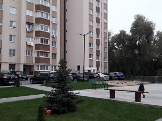 Apartament cu 2 camere, 50 m², Botanica, Chișinău foto 2