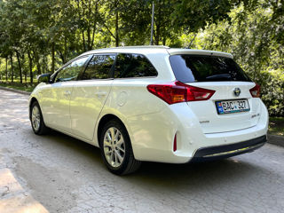 Toyota Auris foto 3