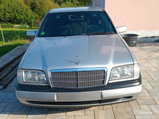 Mercedes C-Class foto 4