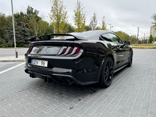 Ford Mustang foto 4