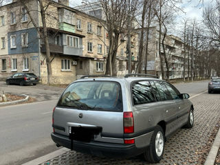 Opel Omega foto 2