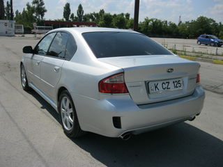 Subaru Legacy foto 4