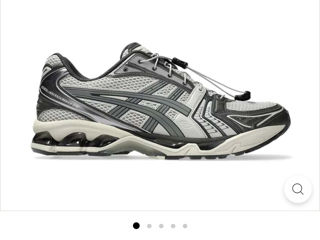 Asics foto 3